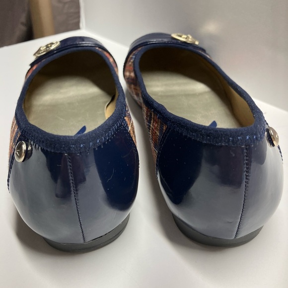 Anne Klein Sport Slip-On Women’s Flat Shoes, Size 6M, Navy Blue/Plaid - Picture 3 of 8
